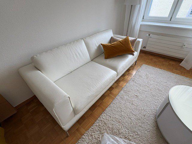 Divani: weisses schlichtes Ledersofa – Usato da Zürich venduto da sah_vt27 2
