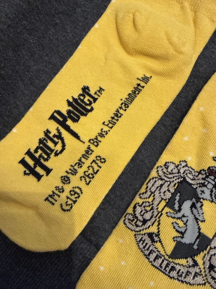 Pullover & Sweatshirts: Harry Potter Hufflepuff Pullover Grösse M mit Socken – Gebraucht aus Kirchberg SG von kiki1402 2