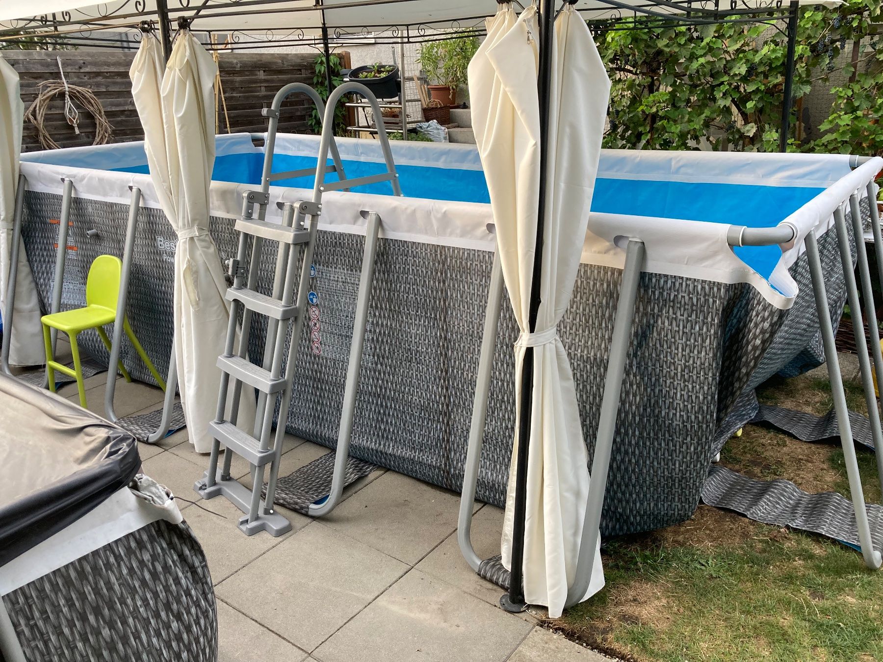 Bestway Piscine: Bestway Pool 288x244x122 – Usato da Hasle b. Burgdorf venduto da paedu_ 1