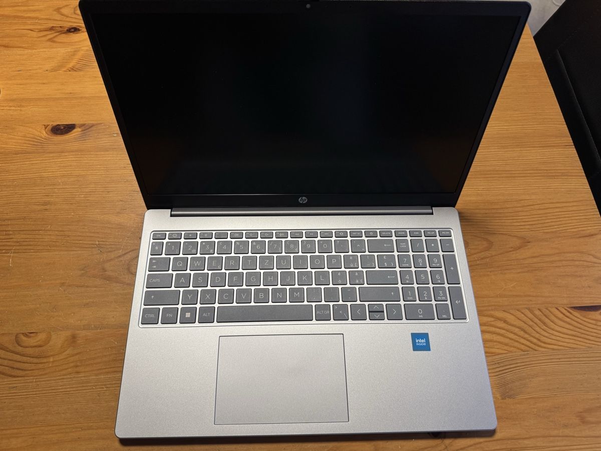 Hewlett Packard Notebook: HP Laptop 15 – Usato da Bottenwil venduto da RKJunior 3