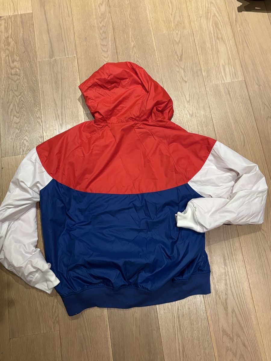 Nike Giacche: Nike Windrunner Übergangsjacke Gr. M – Usato da Zumikon venduto da djoker03 1