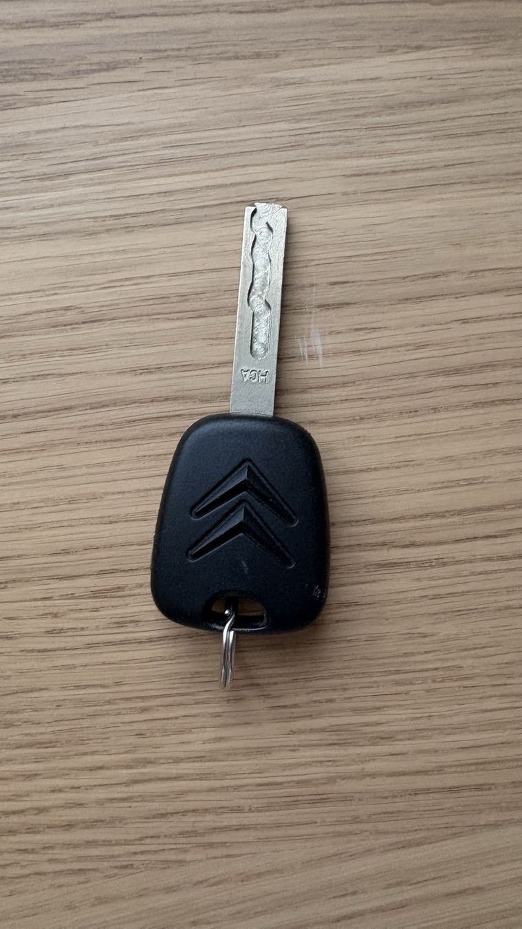Chiavi: Clée voiture citroen  – Usato da Orbe venduto da Orbaus