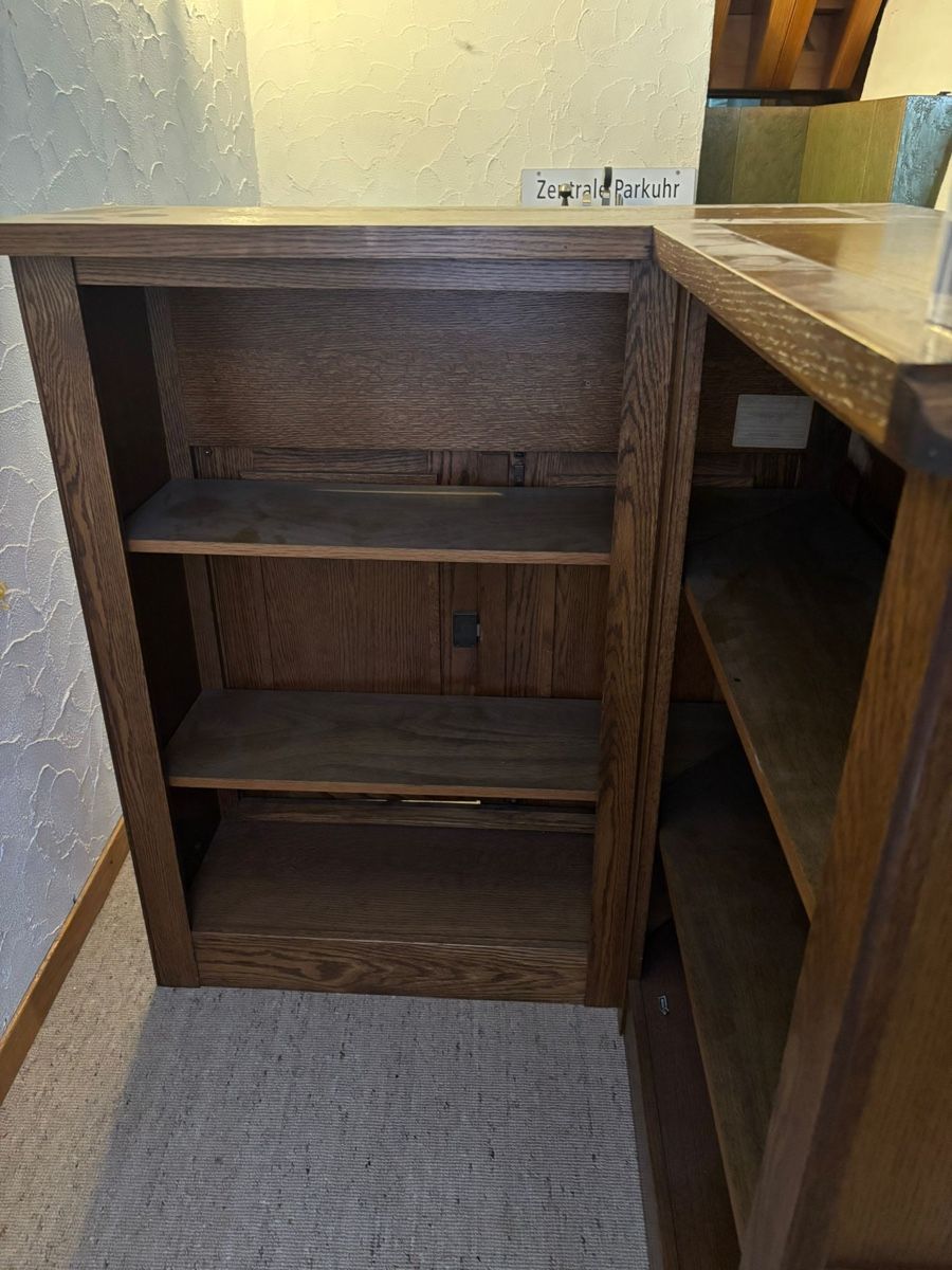 Allestimento di negozi e stand fieristici: Hausbar / Bartheke aus Holz – Usato da Zell ZH venduto da pfi8487 4