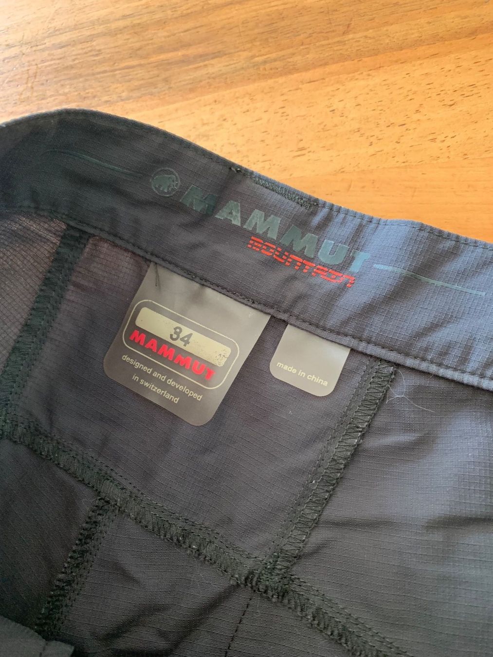 Mammut Hosen: Mammut Wanderhose 7/8tel grau Grösse 34 – Gebraucht aus Meiringen von luanik 2
