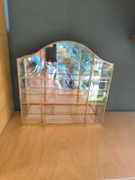Glasvitrine mit Vergoldung