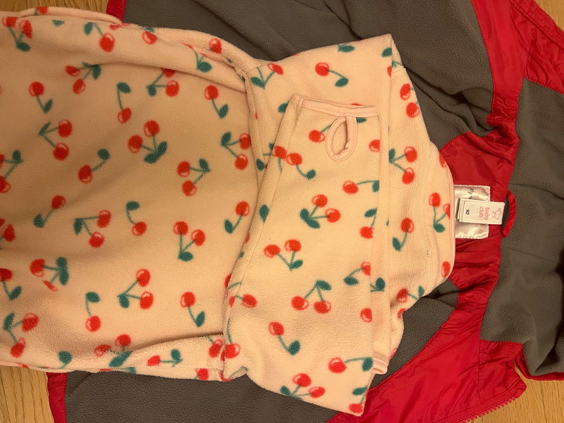 Kleiderpakete & -sets: Mädchen Kleidung 92 – Gebraucht aus Adliswil von Sale12 2