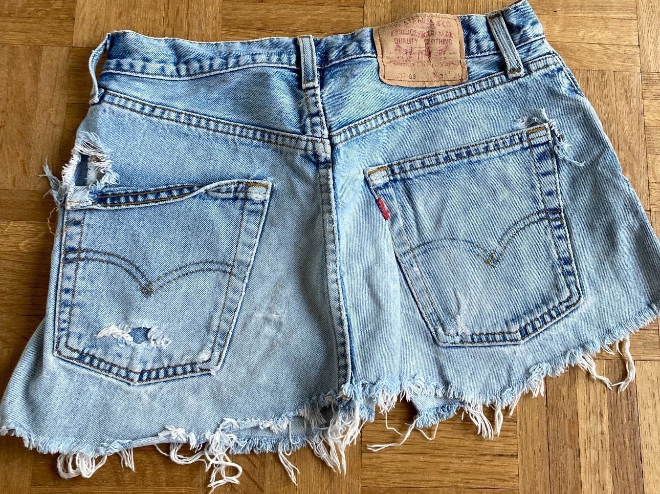 Levi's Gonne: Jeans Minirock used Look Levis – Usato da Uster venduto da Kalici1 2