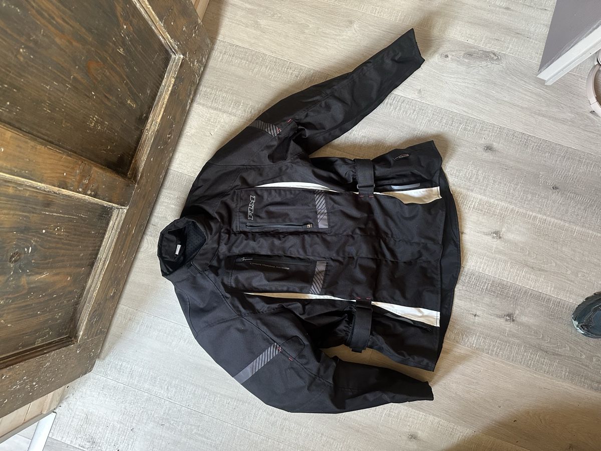 FLM Jacken: Veste moto FLM – Gebraucht aus St-Cergue von geoval