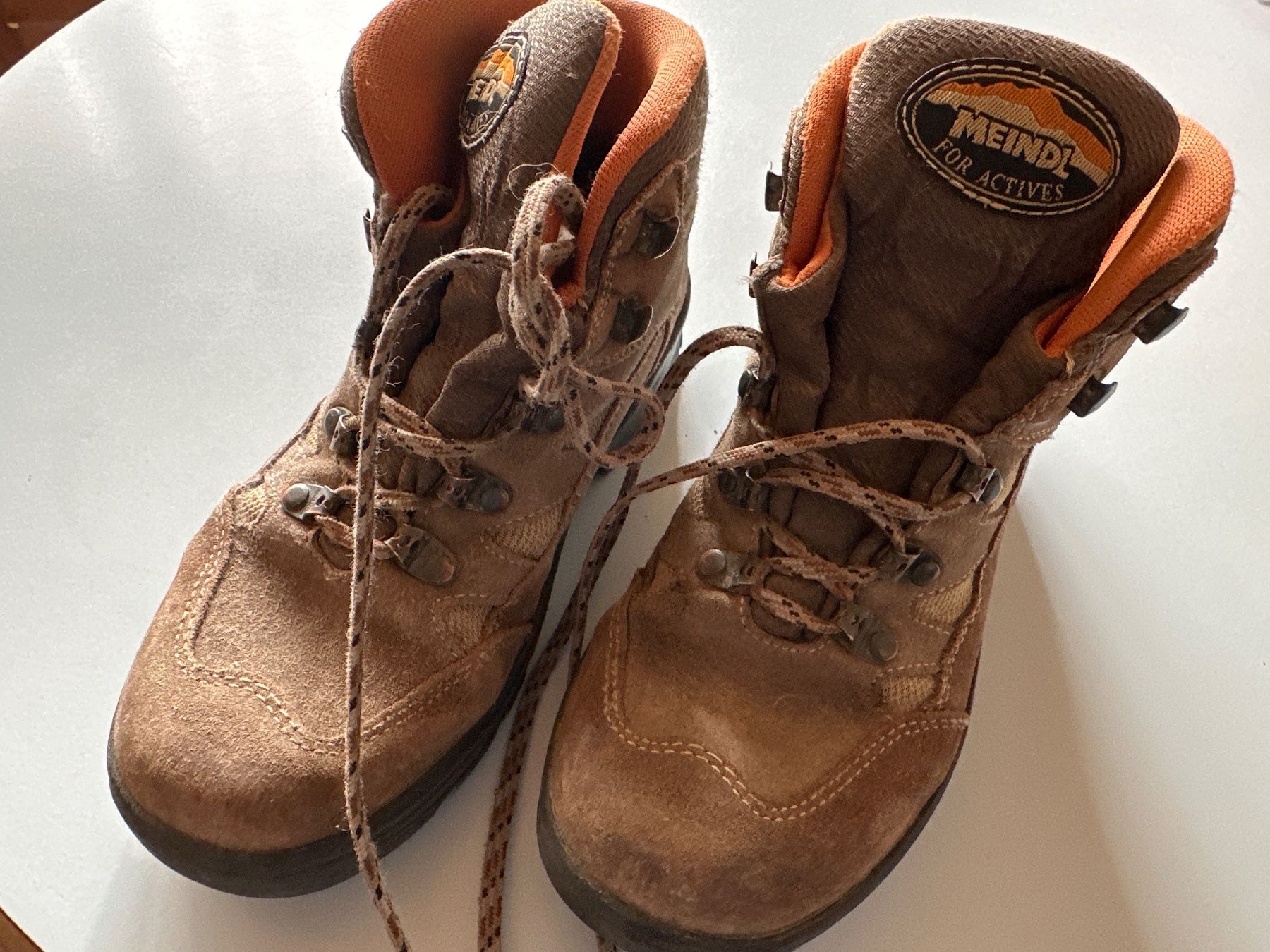 Meindl Schuhe für Jungen: Wanderschuhe Gr 35 – Gebraucht aus Grüningen von lovinho 1