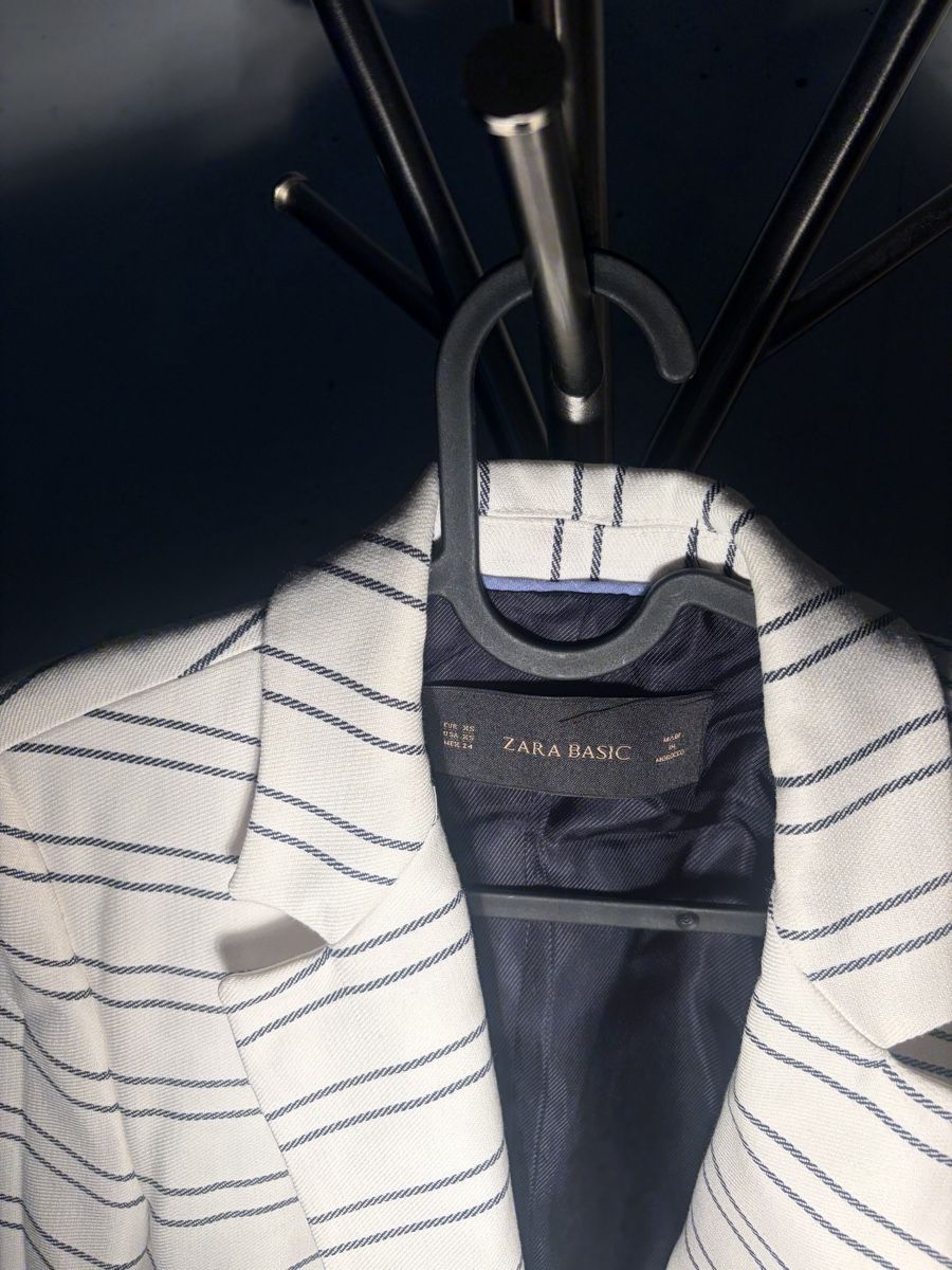 Jacken: Zara Basic Blazer gestreift weiss schwarz Grösse XS – Gebraucht aus Büsserach von SalebyGianni 1