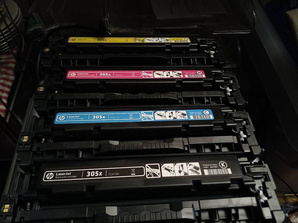 Cartucce per stampanti & toner: HP305A Laserjet Pro Originalkartuschen, gebraucht – Usato da Cham venduto da THE_AUDIOFORUM-CH