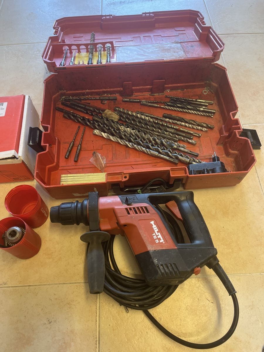 Hilti Bohrmaschinen: Hilti TE5 mit Staubsauger Aufsatz  – Gebraucht aus Neerach von fuz_8d7l
