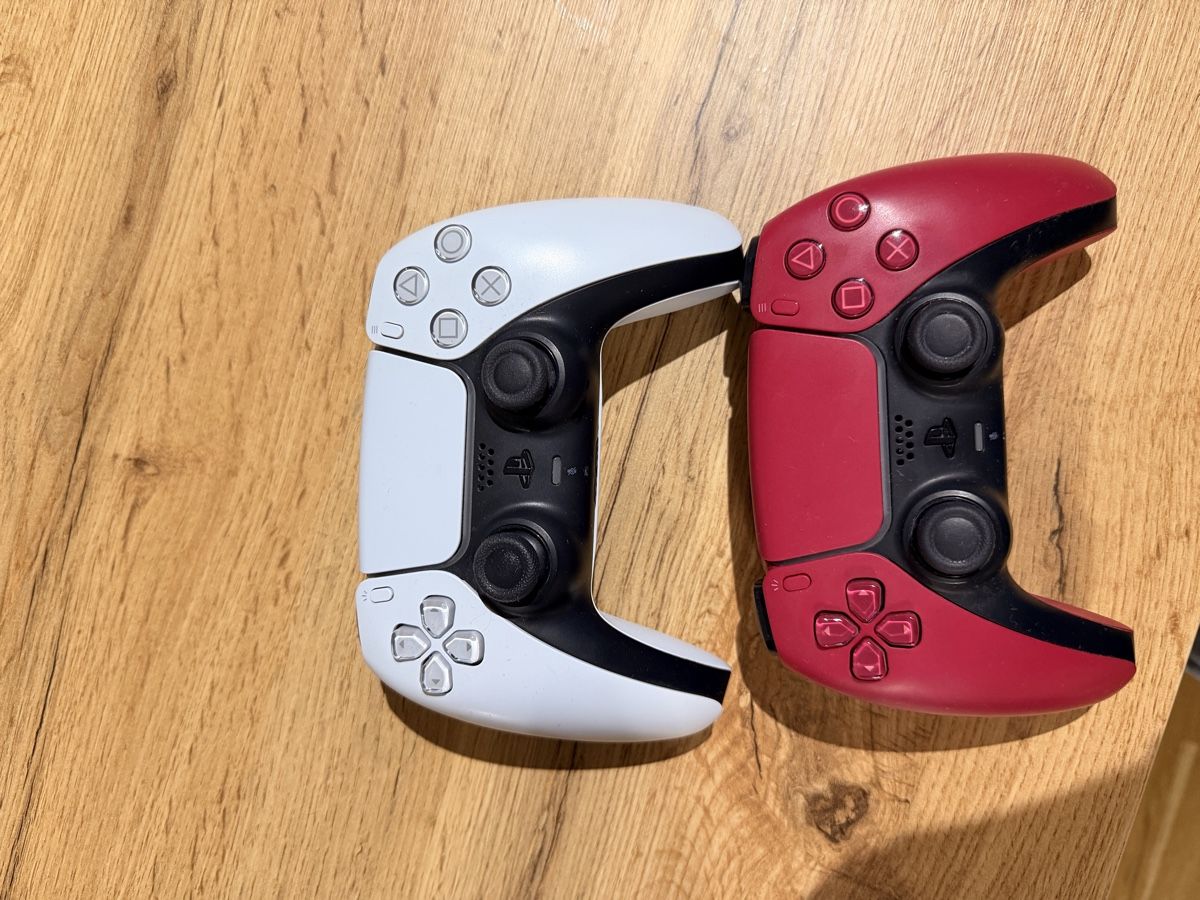 Sony Console: Sony Playstation 5 Digital Edition inkl. 2 Controller – Usato da Zollikofen venduto da SeanMatti 1