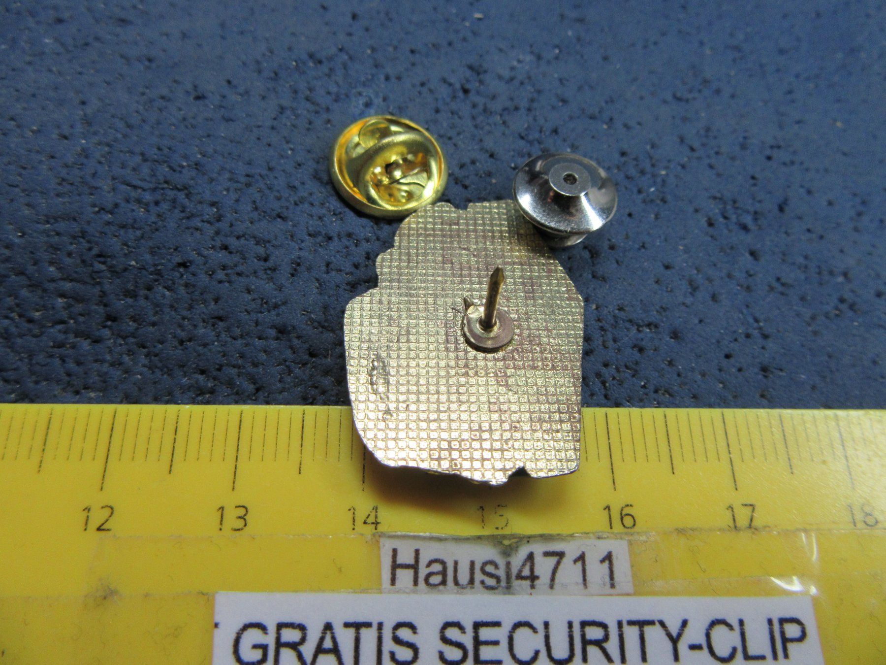 Ford Plaquettes & Badges: FORD 1937 AUTO OLDTIMER PIN GLASIERT MIT SECURITY-CLIP – D'occasion à Ettingen par Hausi4711 1