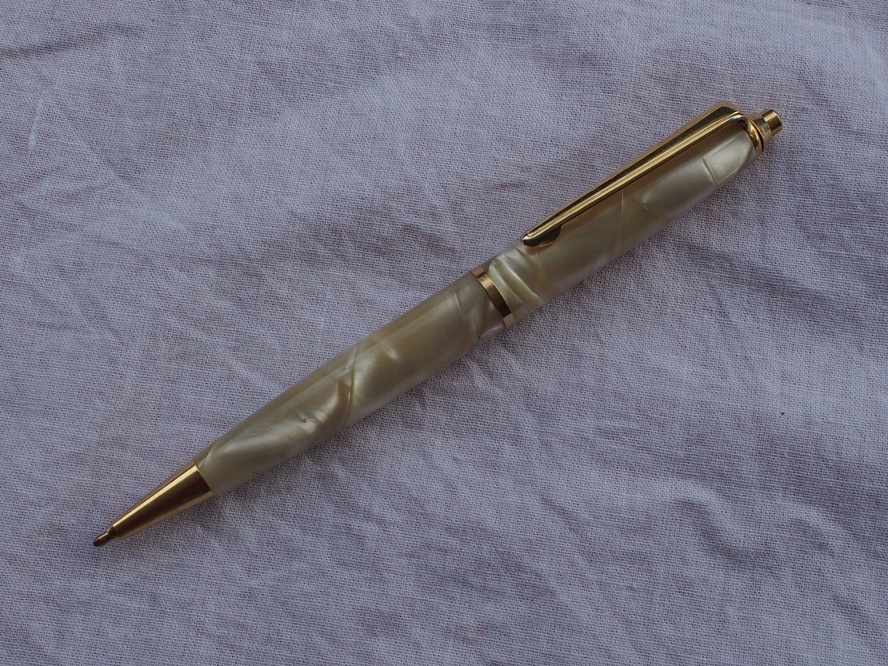 Matite, matite colorate & gessi: stylos / critérium de marque – Usato da Meyrin venduto da SRemka 3