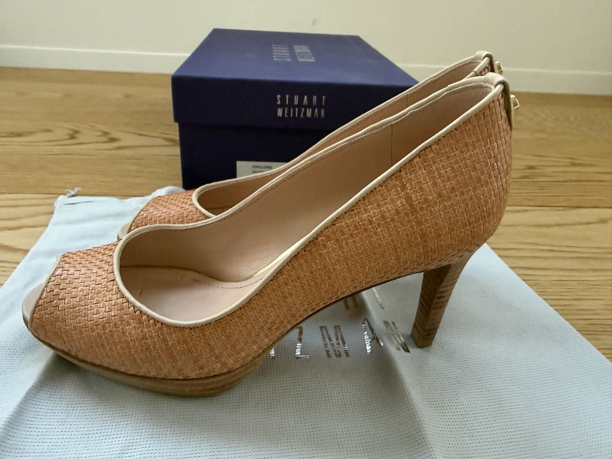 Stuart Weitzman Scarpe da donna: Stuart Weitzman Pumps, beige, Gr. 37.5 - Top Zustand! – Nuovo (secondo la descrizione) da Hergiswil NW venduto da Labello01 1