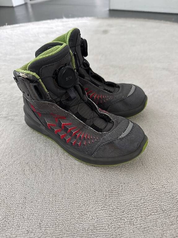 Lowa Schuhe für Jungen: Lowa Wanderschuhe Trekking Gr 32 – Gebraucht aus Horgen von wal_gb8v