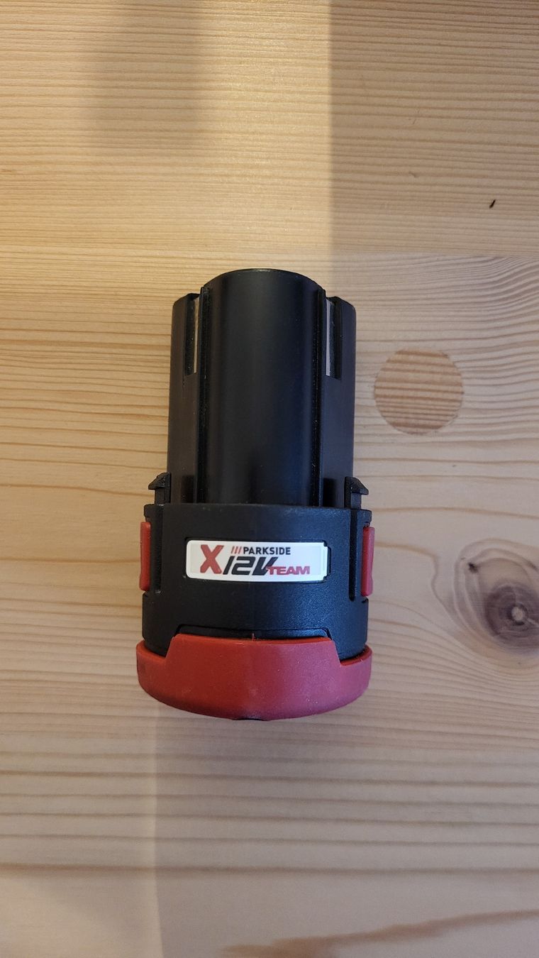 Parkside Akkus & Batterien: PARKSIDE Akku 12V – Gebraucht aus Uffikon von LegoNavi