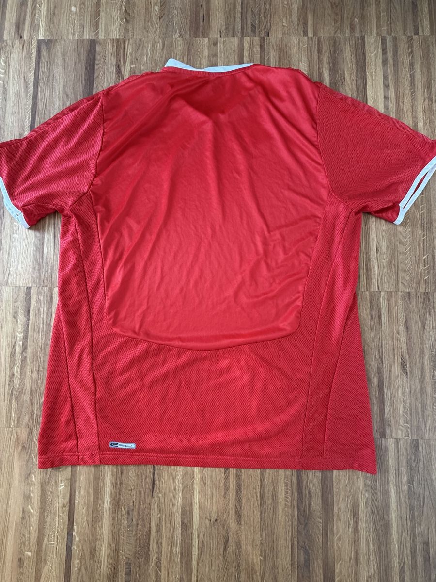 Puma Canottiere & Pantaloni: Original Schweiz 2008 Trikot L – Usato da Burgdorf venduto da Shirtsy 1
