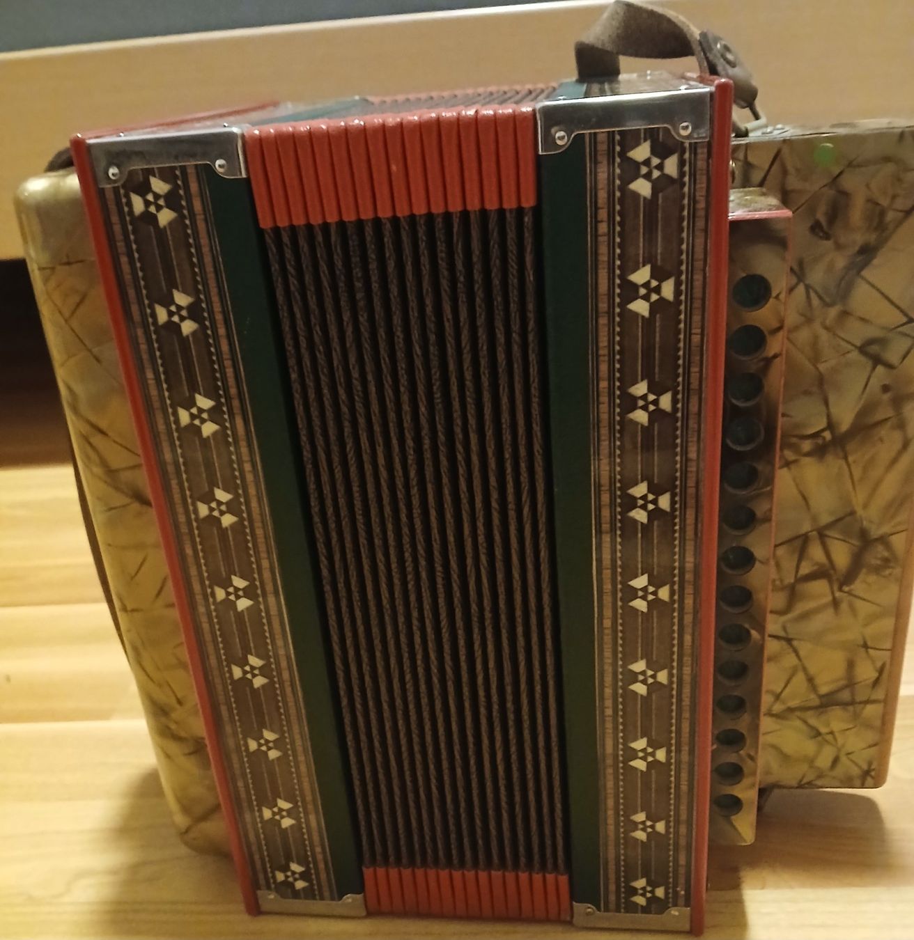 Eichhorn Instruments de musique: Eichhorn Schwyzerörgeli – D'occasion à Schwyz par mar_jnw9 2
