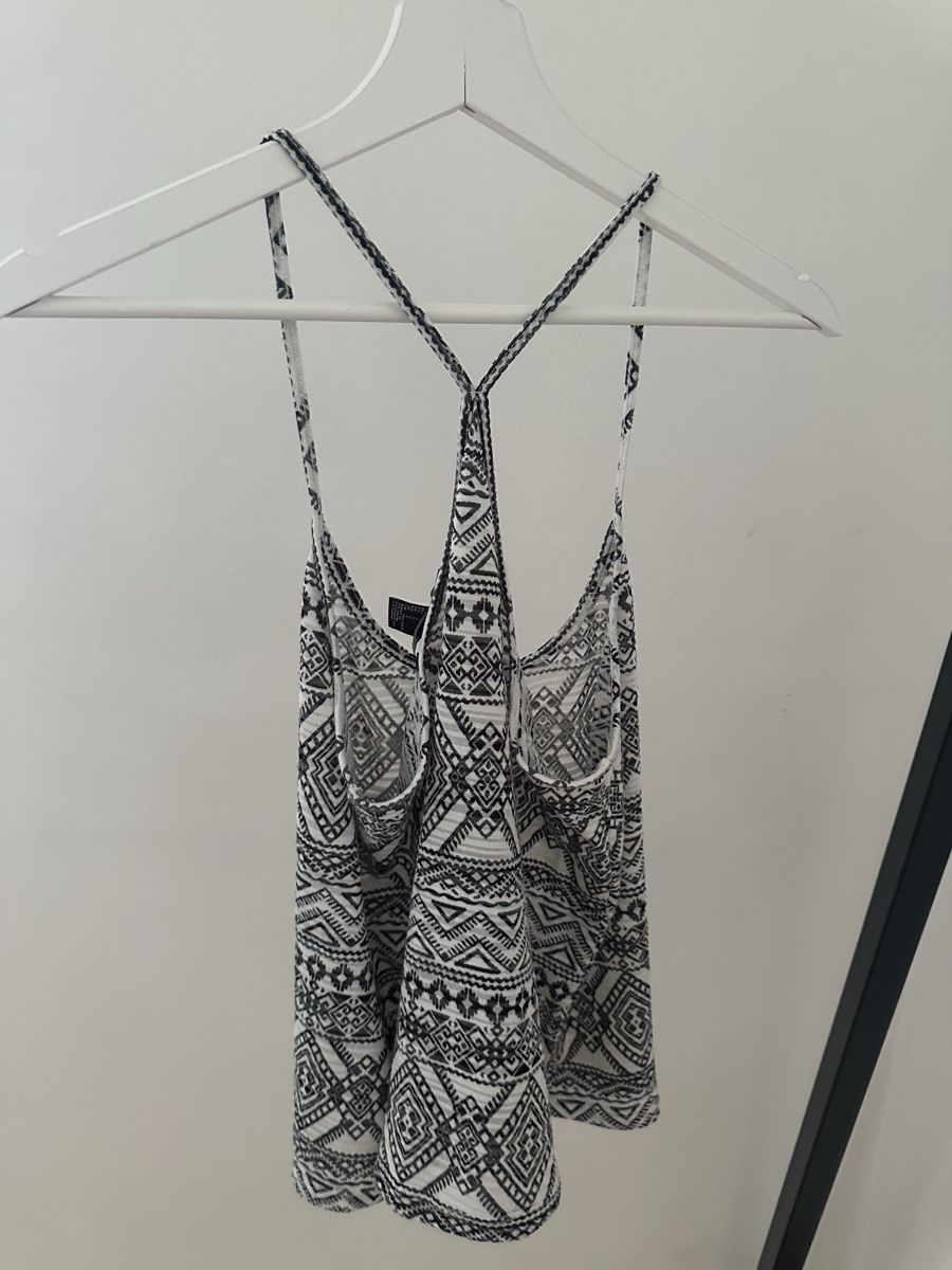 Top: Forever 21 Tanktop, Boho-Ethno-Muster, schwarz/weiss, Gr. S – Usato da Zürich venduto da anouk_8008 1