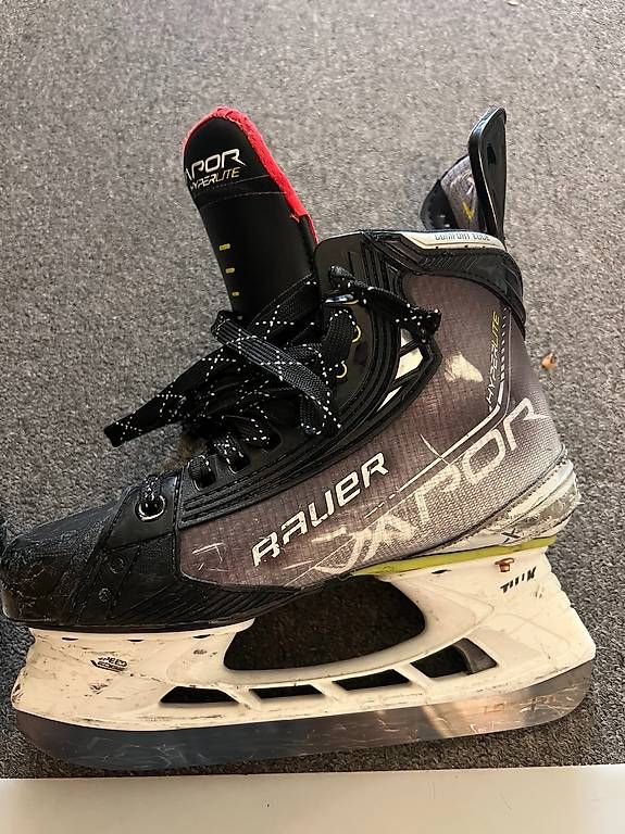 Bauer Schlittschuhe: Schlittschuhe Bauer Vapor Hyperlite Grösse 4 / 36 Fit 2 – Gebraucht aus Arlesheim von SKA_4144 3