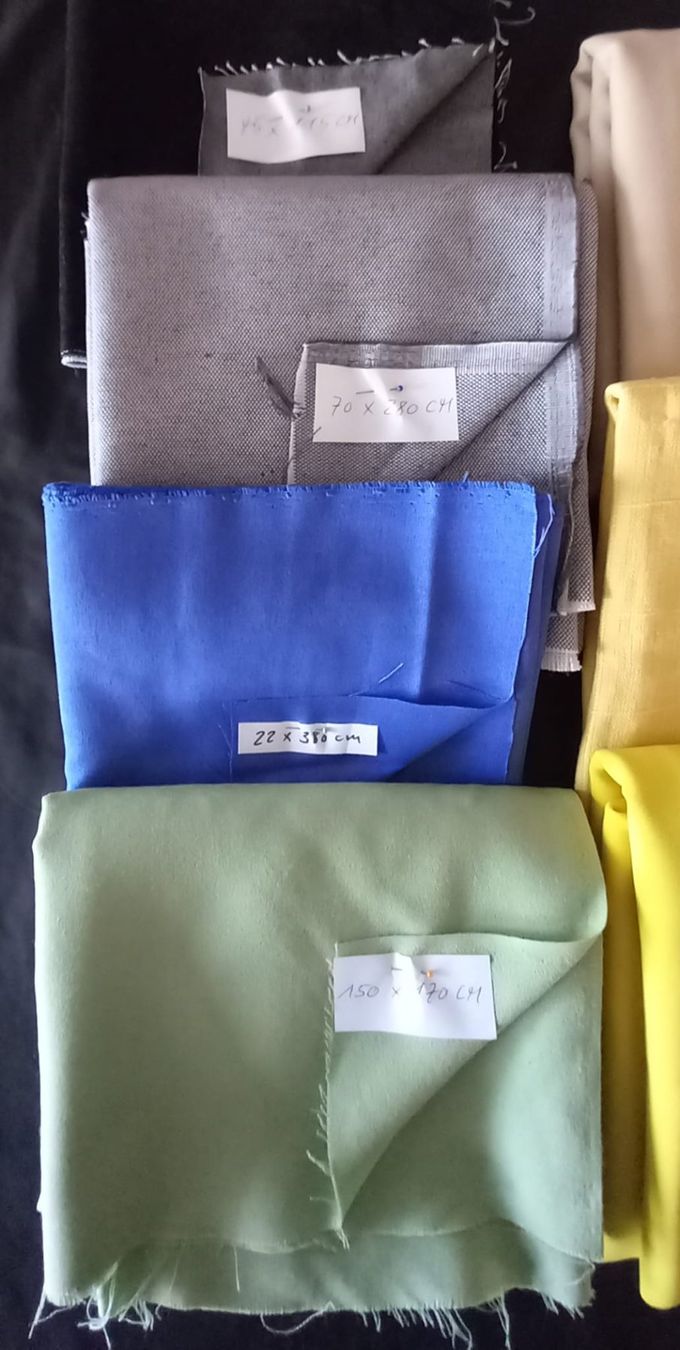 Tessuti: 7 STK DIVERSE STOFFE – Usato da Huttwil venduto da Kunterbuntli 1