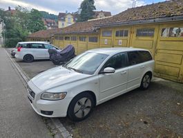 Volvo V50 Kombi weiss, perfekt für Sommerausflüge, 2010