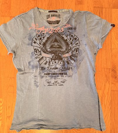 Camp David Los Angeles California USA Ink. V-Neck Skull