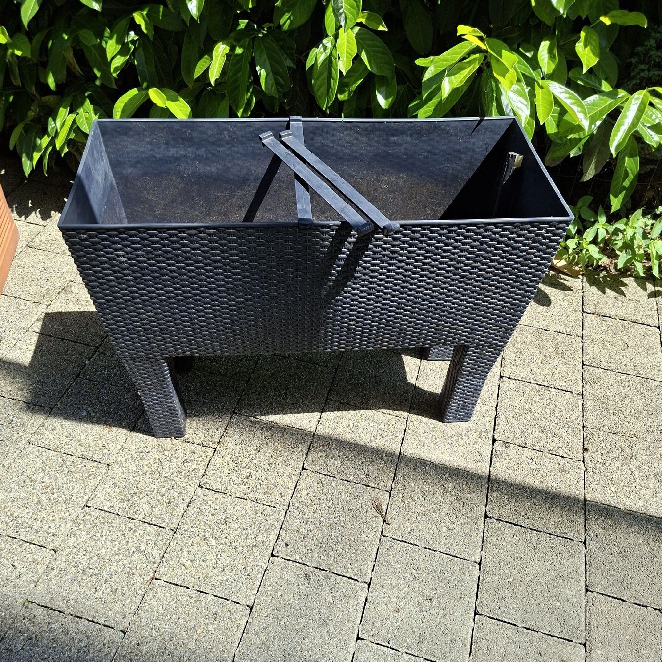 Vasi per fiori: Blumentrog, kunststoff, mit wasserstandsanzeiger – Usato da Dübendorf venduto da biest_62