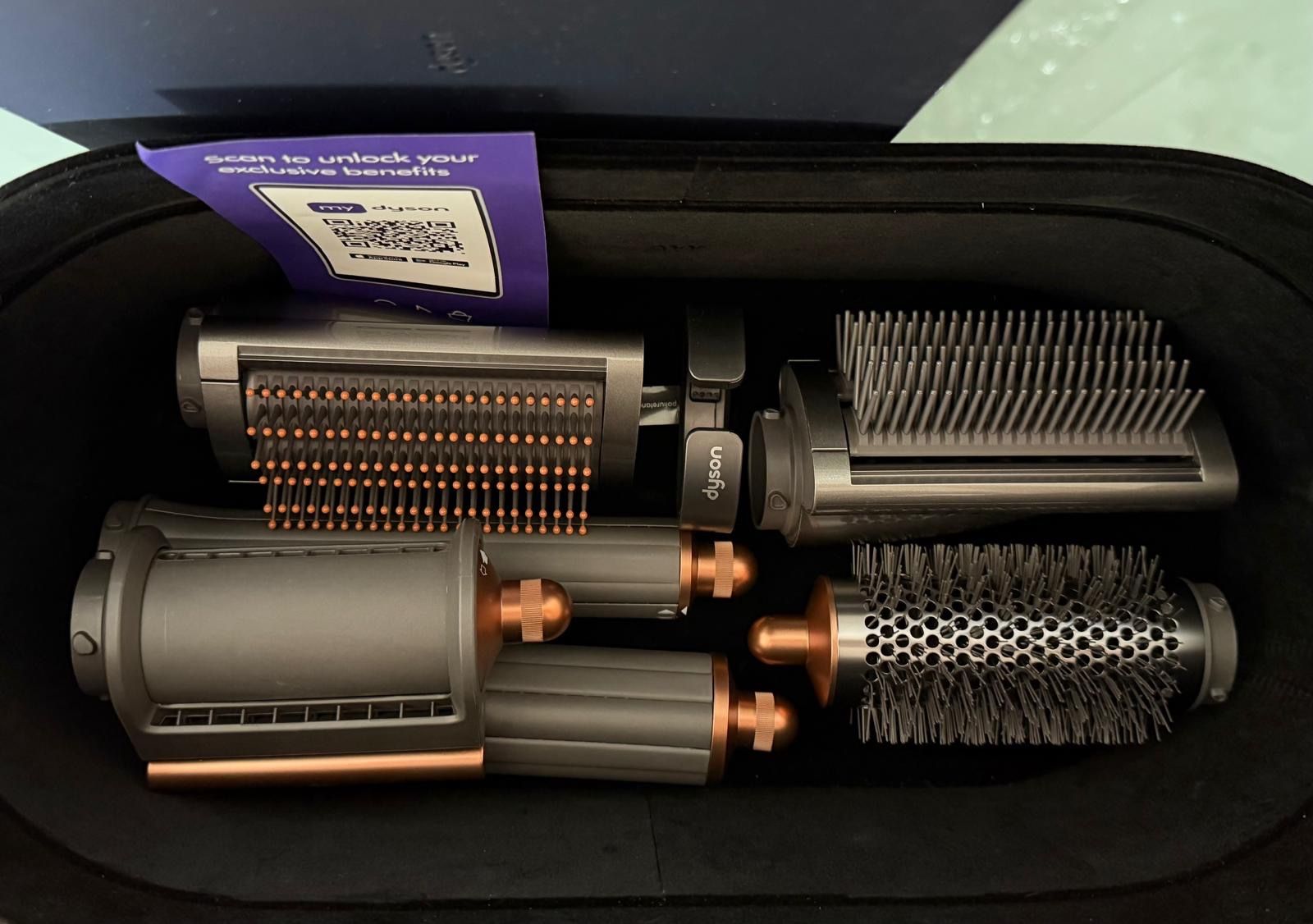 Dyson Asciugacapelli: Dyson Airwrap Complete Styler neuwertig im Koffer – Nuovo (secondo la descrizione) da Wallisellen venduto da one4all2014 3