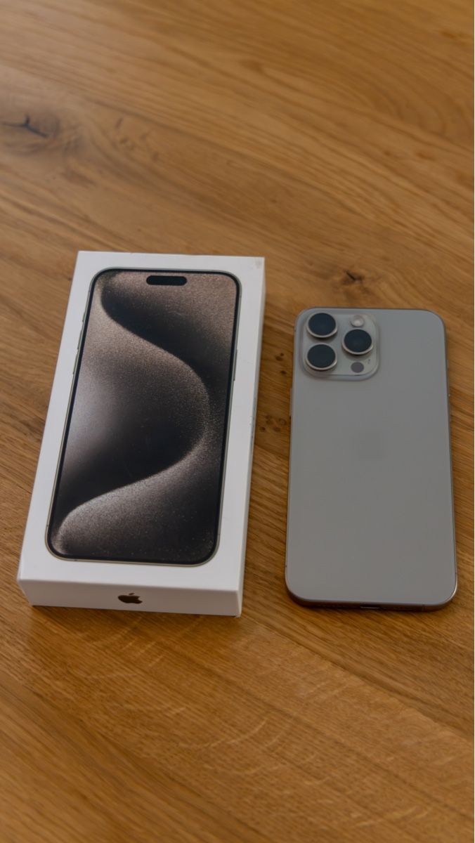 Apple Telefoni cellulari / Smartphones: iPhone 15 Pro Max – Usato da Hindelbank venduto da Fox_b7f6 2