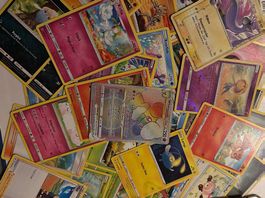 33 Pokémon Karten