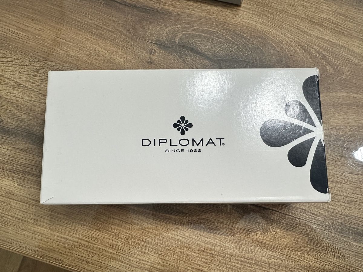 Penna & Evidenziatori: Diplomat Excellence Füllfederhalter – Nuovo (secondo la descrizione) da Tuggen venduto da kat_xd6f