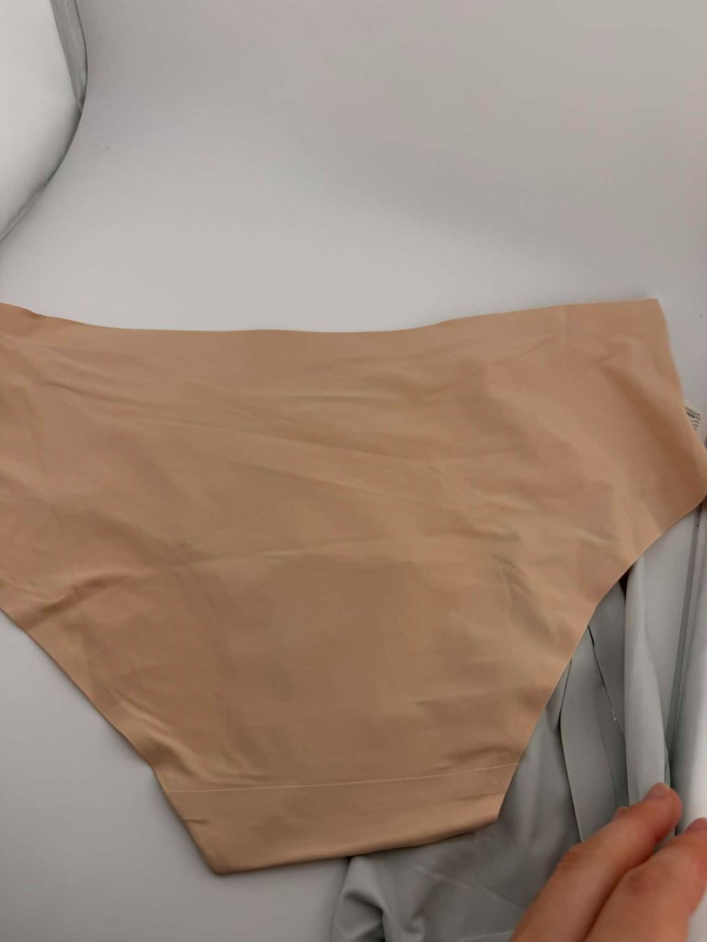 Sonstige Unterwäsche: 2er Set Damen Slips Seamless Unsichtbar  Neu M – Neu und originalverpackt aus Riehen von ann_76jw 7
