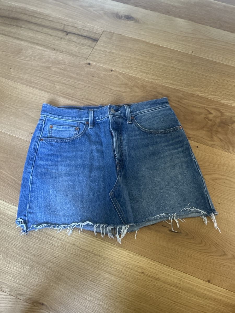 Levi's Gonne: Jeansrock Levi's Grösse 30 – Usato da Gunzgen venduto da vivalavida.p