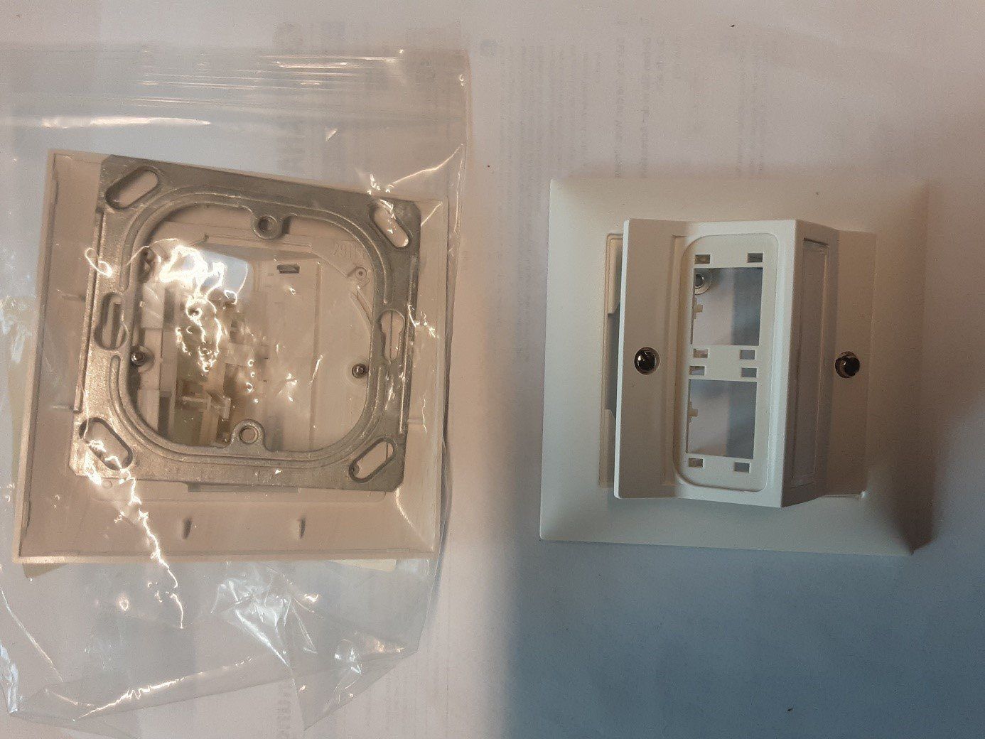 Spine: Lan-Dose 2X1 Port R&M Unterputz – Nuovo (secondo la descrizione) da Hofstetten SO venduto da wer_52gh 1