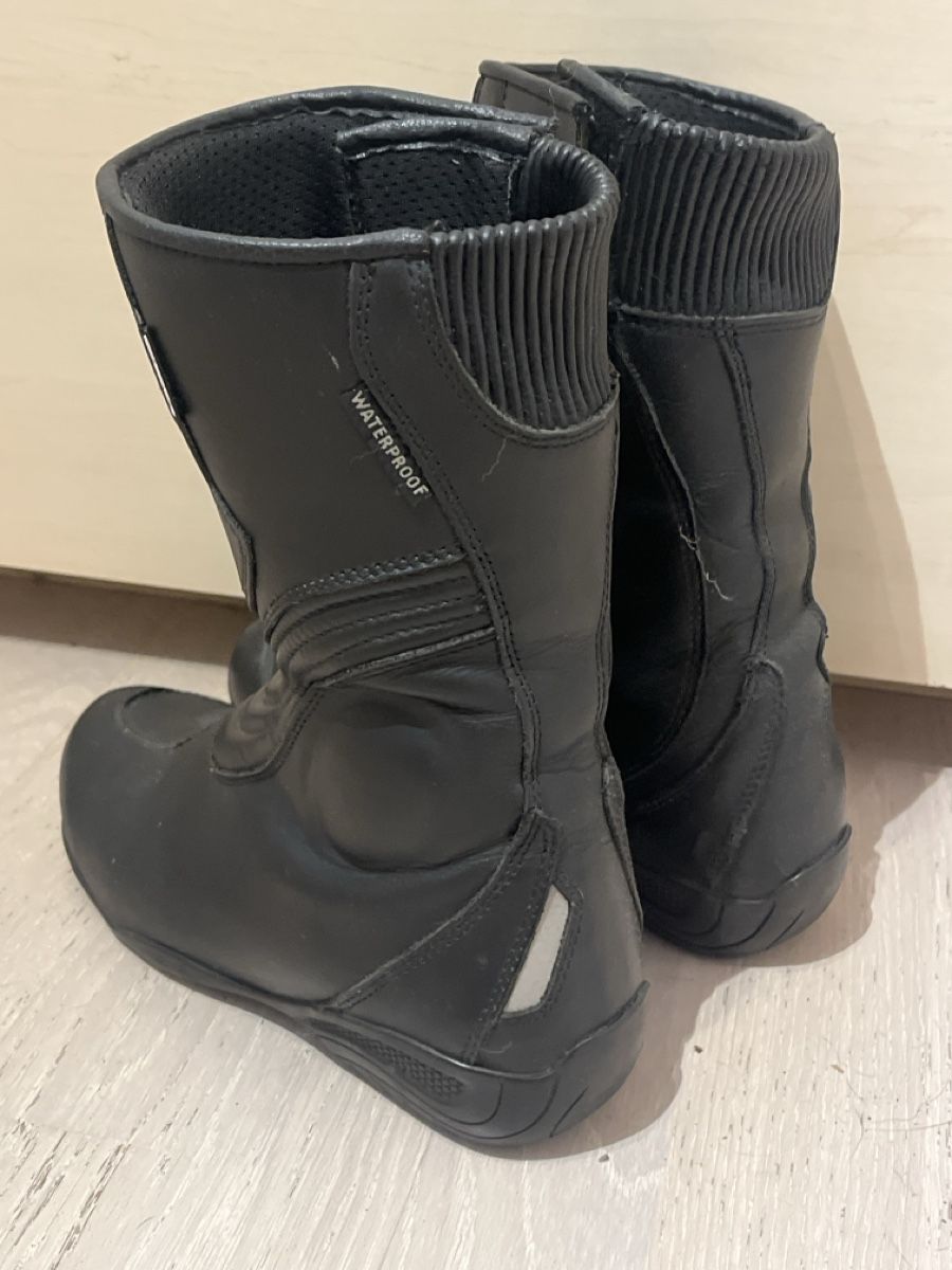 TCX Chaussures femmes: Motorradschuhe TCX Grösse 37 – D'occasion à Wolfhausen par anz_zjj9 2