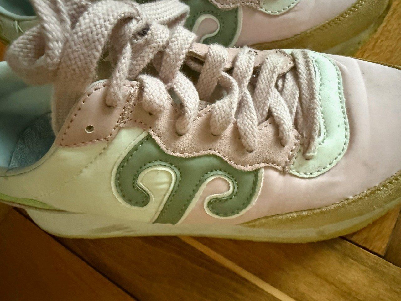 Chaussures femmes: Sneaker WUSHU – D'occasion à Luzern par 127064 1
