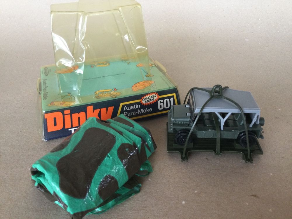 Dinky Toys Austin Mini Moke Model Voiture Ref. 601 Moulé Made IN