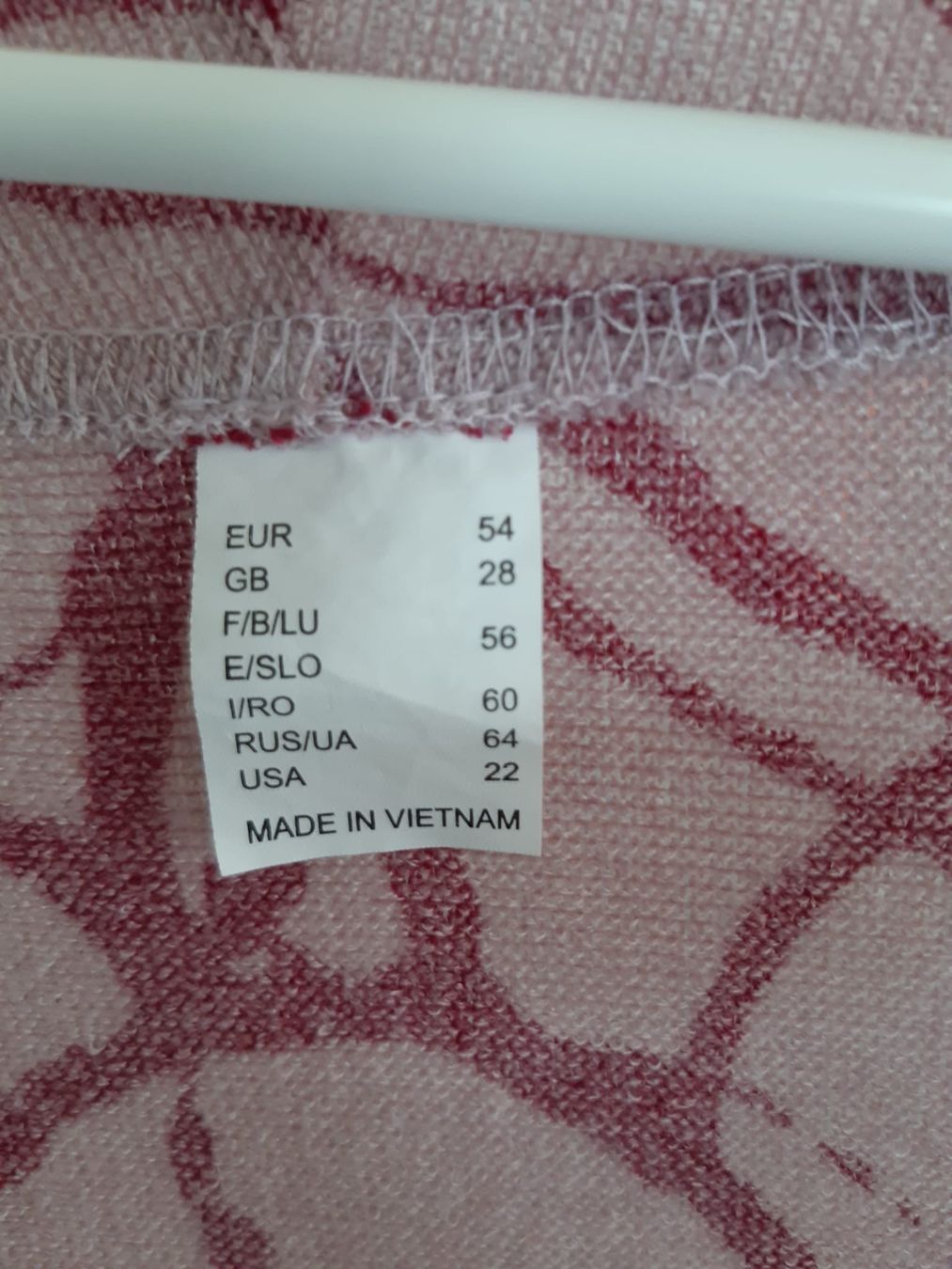 Top: Schönes Oberteil Gr. 54 Fabrikneu – Nuovo e nell'imballaggio originale da Bütschwil venduto da Taranabo 2