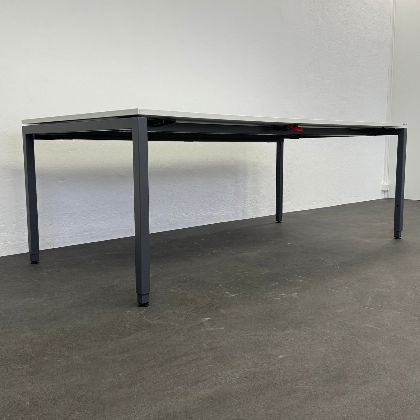 Lista Schreibtische: Lista Office Motion Schreibtisch Lichtgrau/Anthrazit - – Gebraucht aus Schönenwerd von mcofficeshop 4
