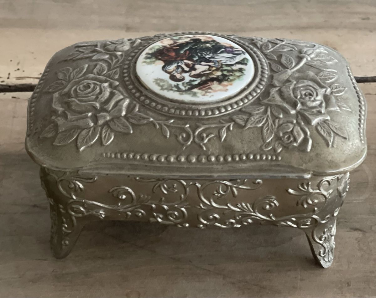 Tutte le decorazioni: Vintage Schatulle mit Romantik Dekor. – Usato da Schaffhausen venduto da marakesch41 3
