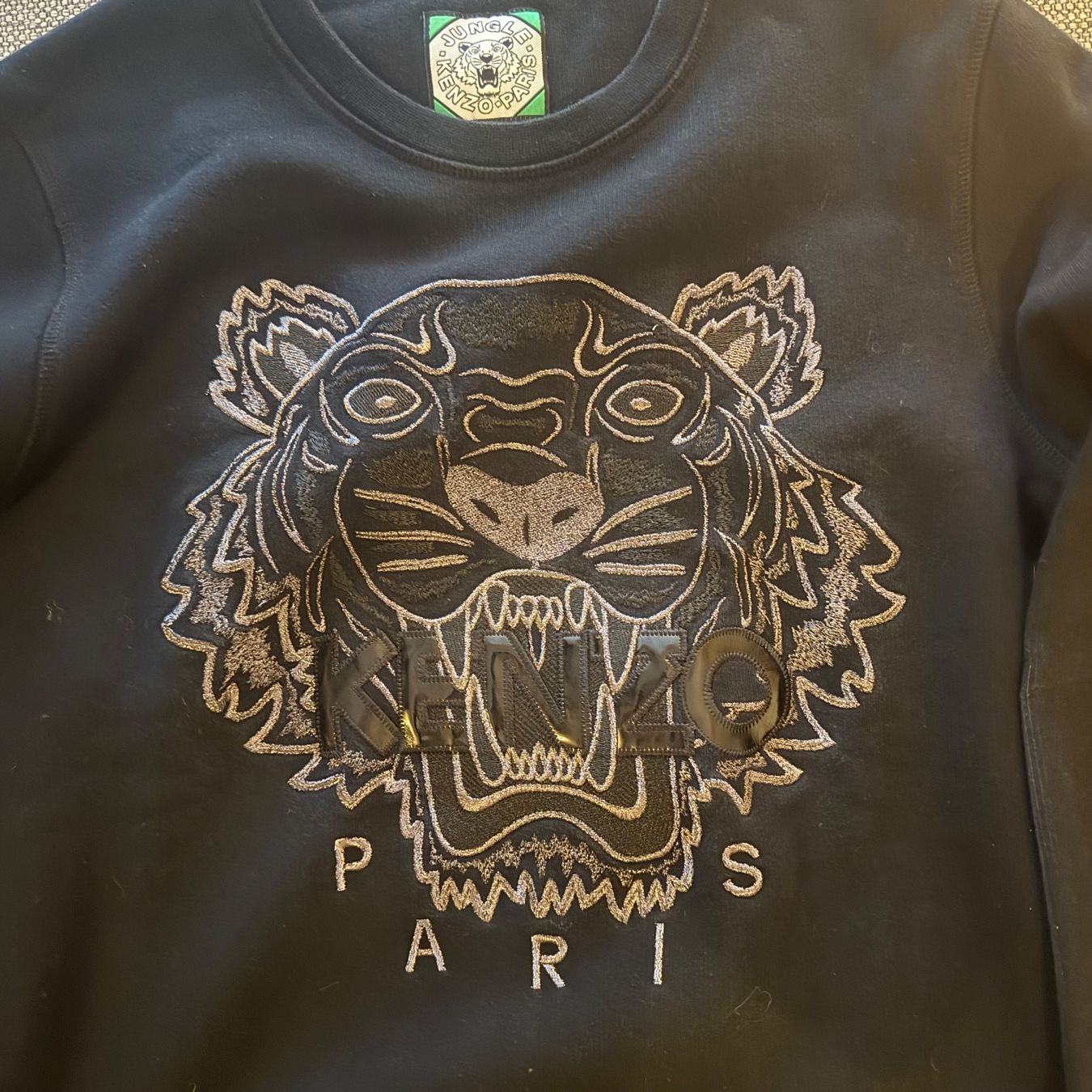 Kenzo Maglioni & Felpe: Kenzo Pullover schwarz mit Tiger-Print – Nuovo (secondo la descrizione) da Kloten venduto da 20RM 2