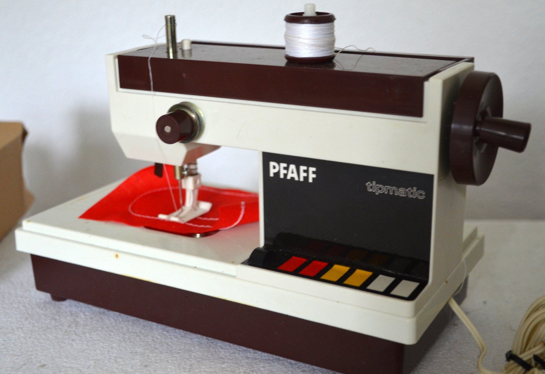 Giocattoli: Pfaff Tipmatic  Mini Nähmaschine  /  Machine à coudre – Usato da Collonges venduto da arashee 2