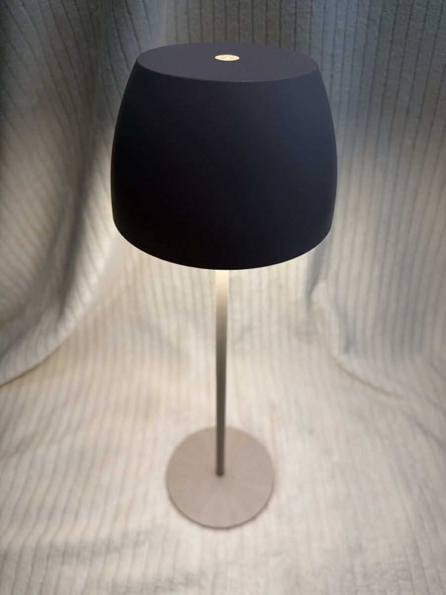 Lampade: Tischleuchte LED dimmbar wiederaufladbar – Nuovo (secondo la descrizione) da Zürich venduto da Richard_Sandy 2