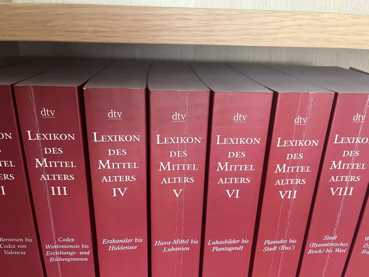 Livres: Lexikon des Mittelalters – D'occasion à Zürich par Nel19 1