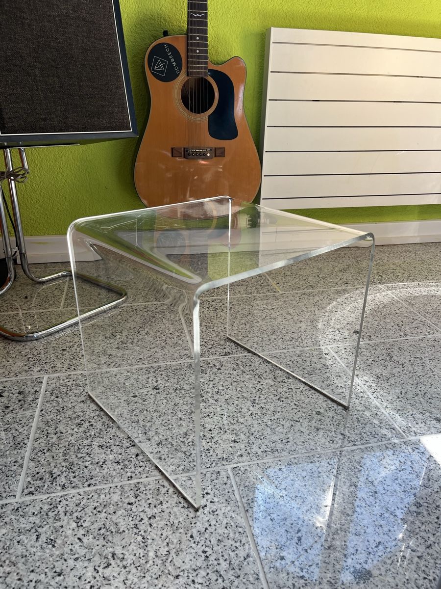 Tische: Plexi Glas tich. Plexiglastisch – Gebraucht aus Stans von Bridges_Vintage 3
