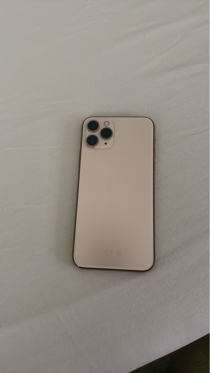 Apple Telefoni cellulari / Smartphones: iPhone 11 Pro Max Roségold Icloude lock – Difettoso da Olten venduto da HoYa01