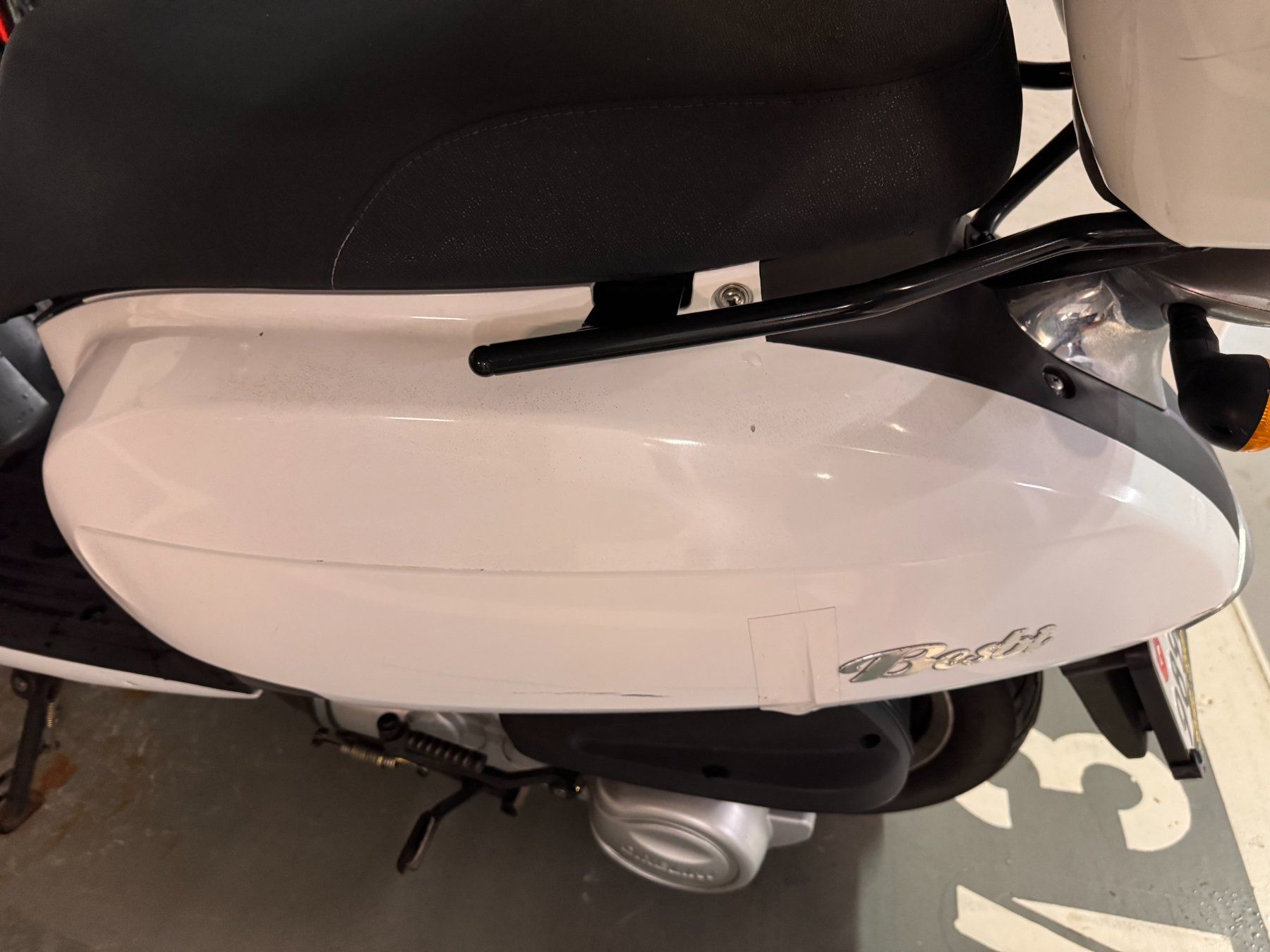 Daelim Scooter: Scooter 125 blanc usagé, idéal pour export/bricoleur – Usato da Lausanne venduto da and_tn9n 7